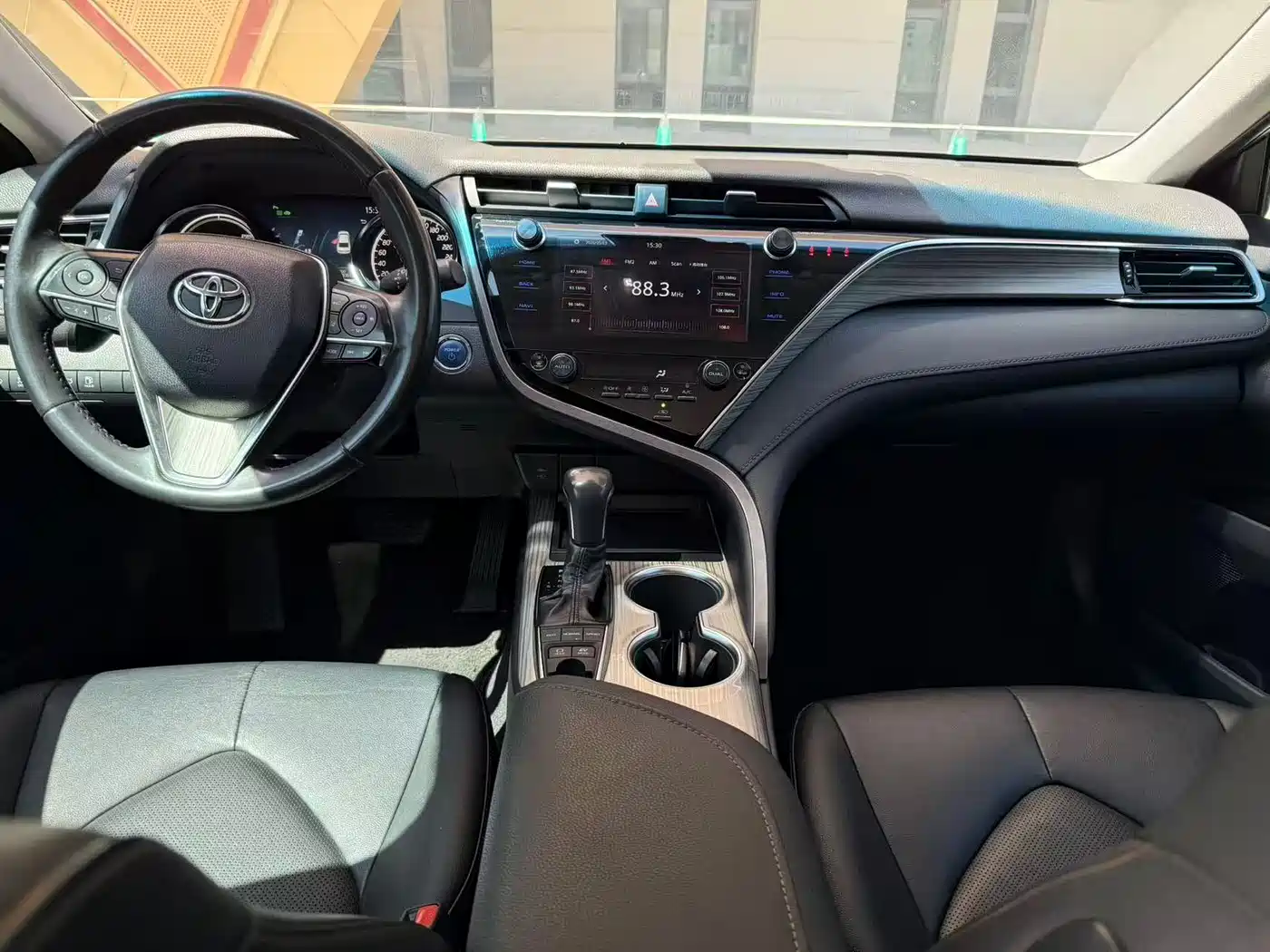 Toyota Camry 2019 Hybrid 2.5HG Luxury Edition China V фото 8