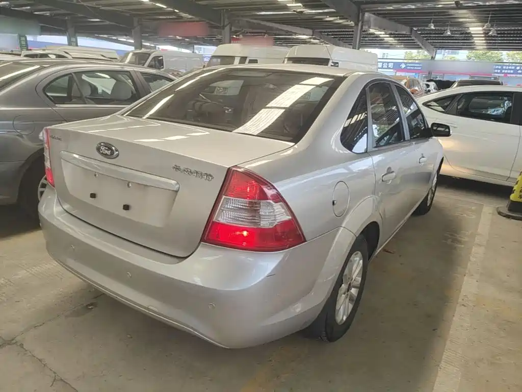 Фото 5 - Ford Focus