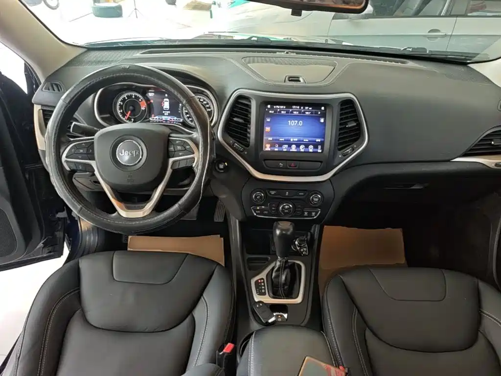 Jeep Cherokee 2016 2016 2.0L Superior Edition