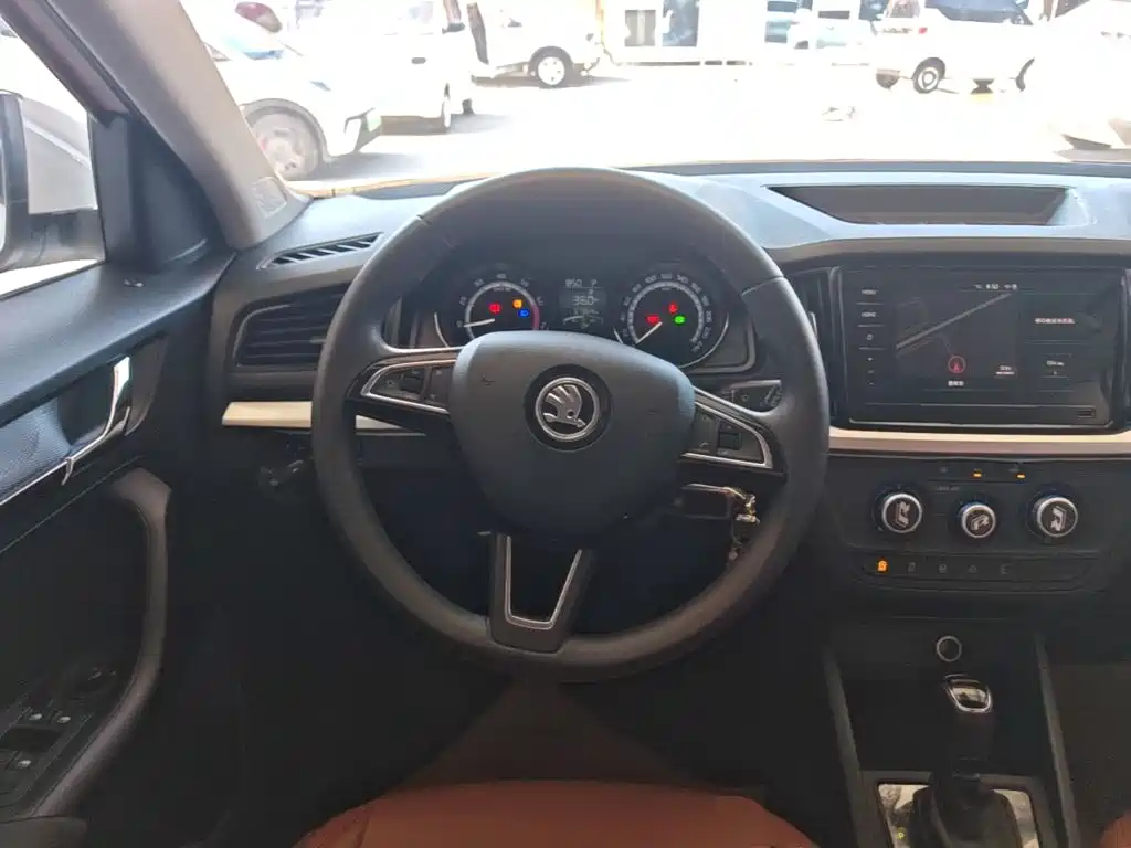 SKODA KOMICK