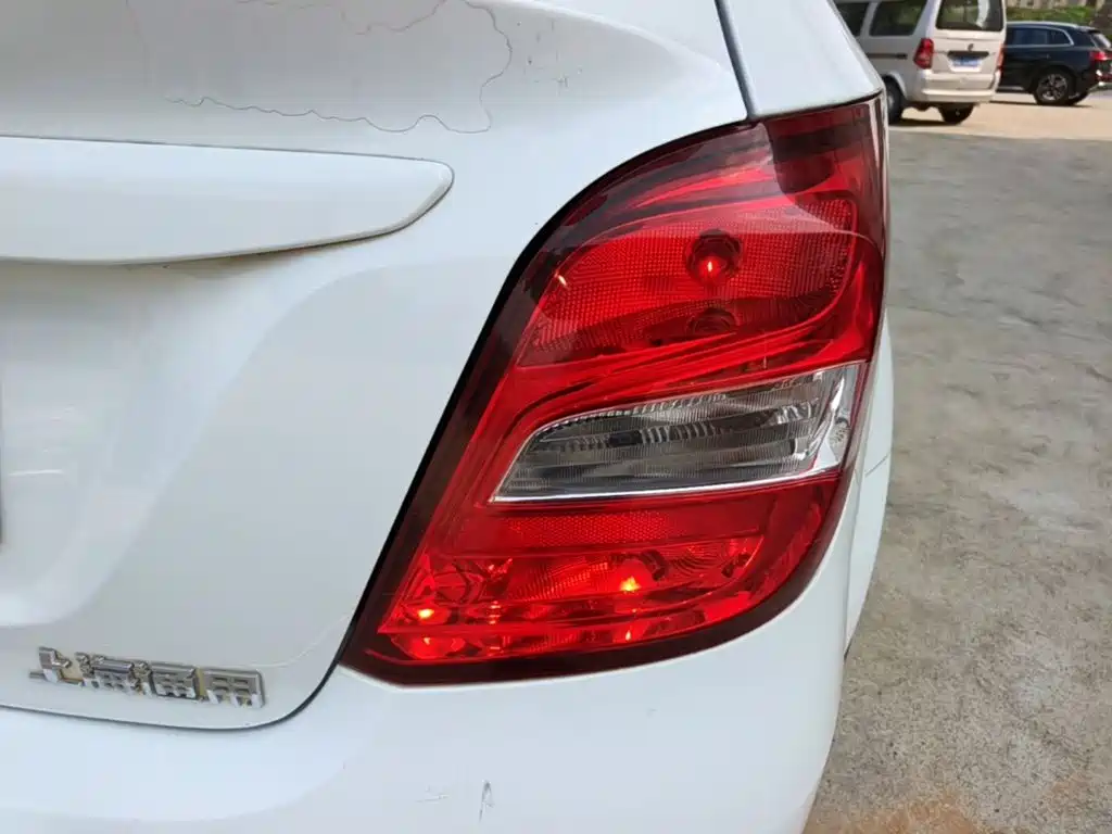 Chevrolet Aveo 2015 2014 Sedan 1.4SE MT Joy Edition