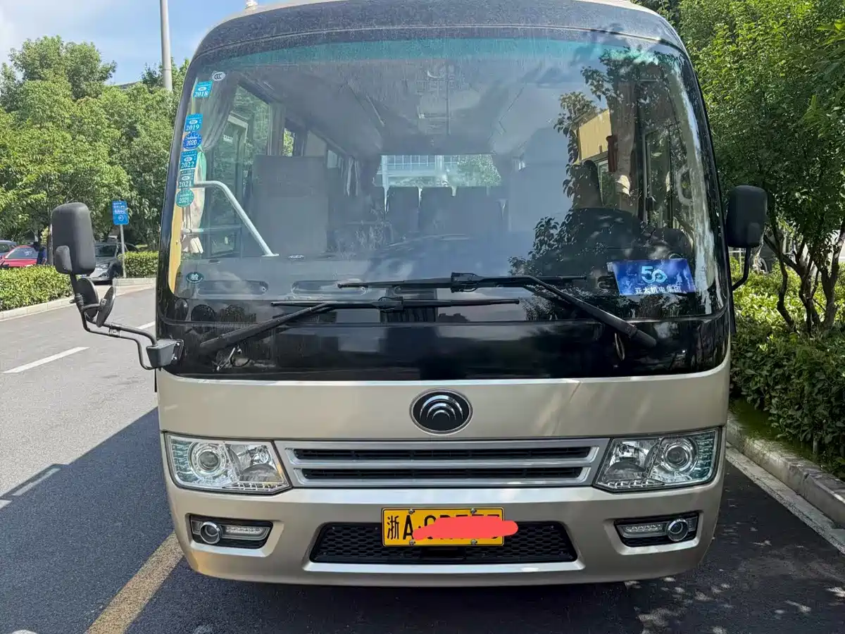 Yutong T7 2017 2017 2.8T Diesel Manual Luxury Edition