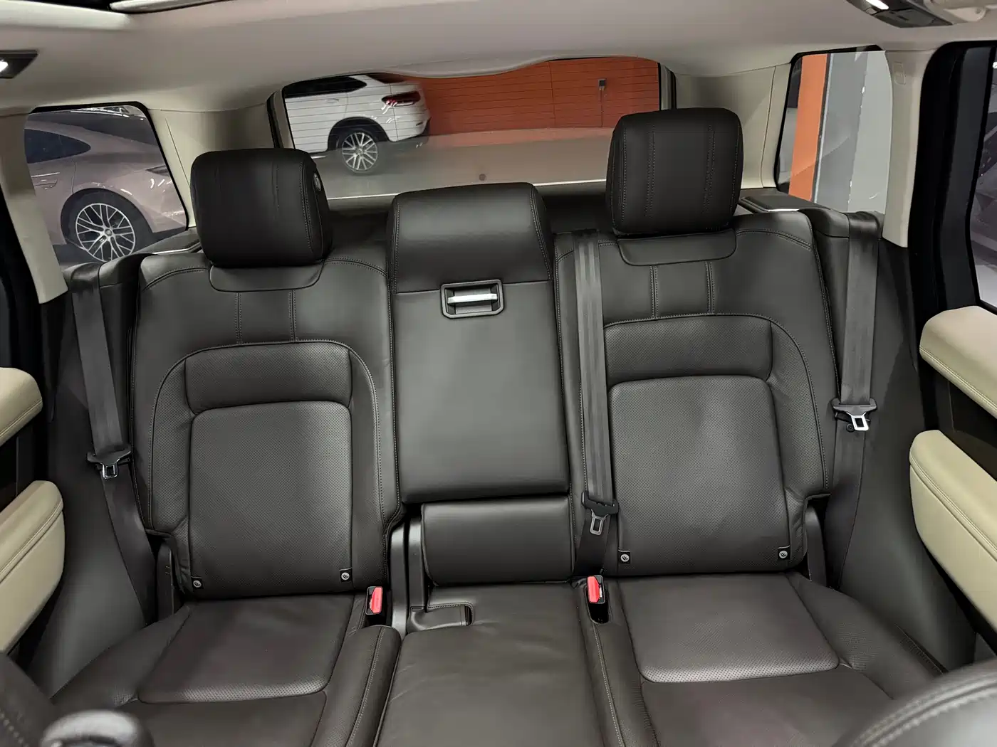 Land Rover Range Rover 2022 3.0 L6 360PS Heritage Edition фото 42
