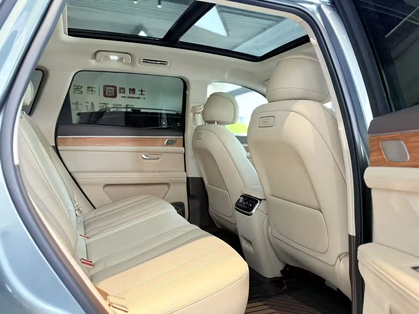 AITO Wenjie AITO M7 2024 1.5T Smart Drive 4WD Ultra 5-seater фото 15