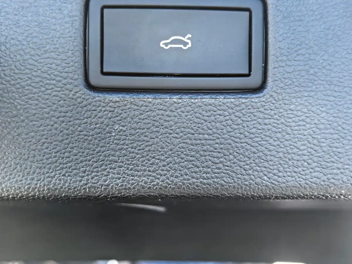 Volkswagen Tayron 2021 280TSI 2WD Luxury Smart Connect фото 23