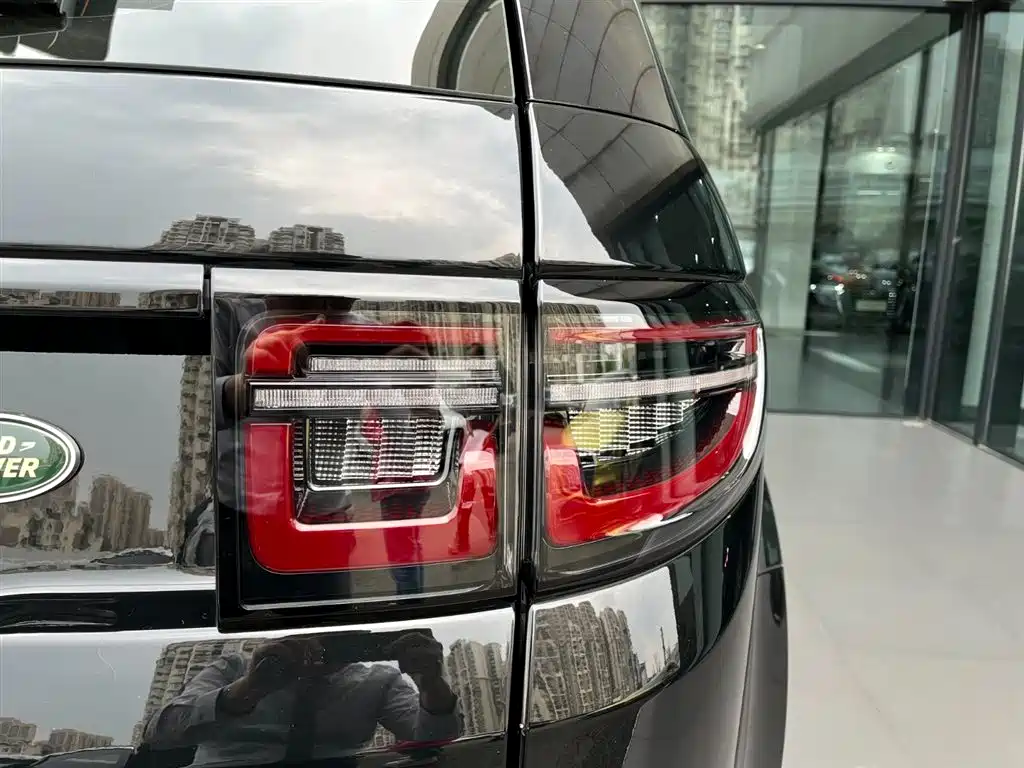 LAND ROVER DISCOVER SPORTS