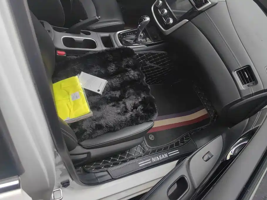 Фото 8 - Nissan Tiida