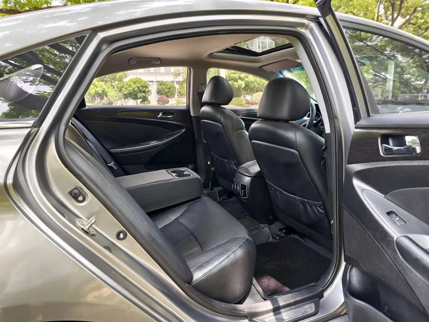 Hyundai Sonata 2013 2.0L Automatic Luxury Edition фото 18