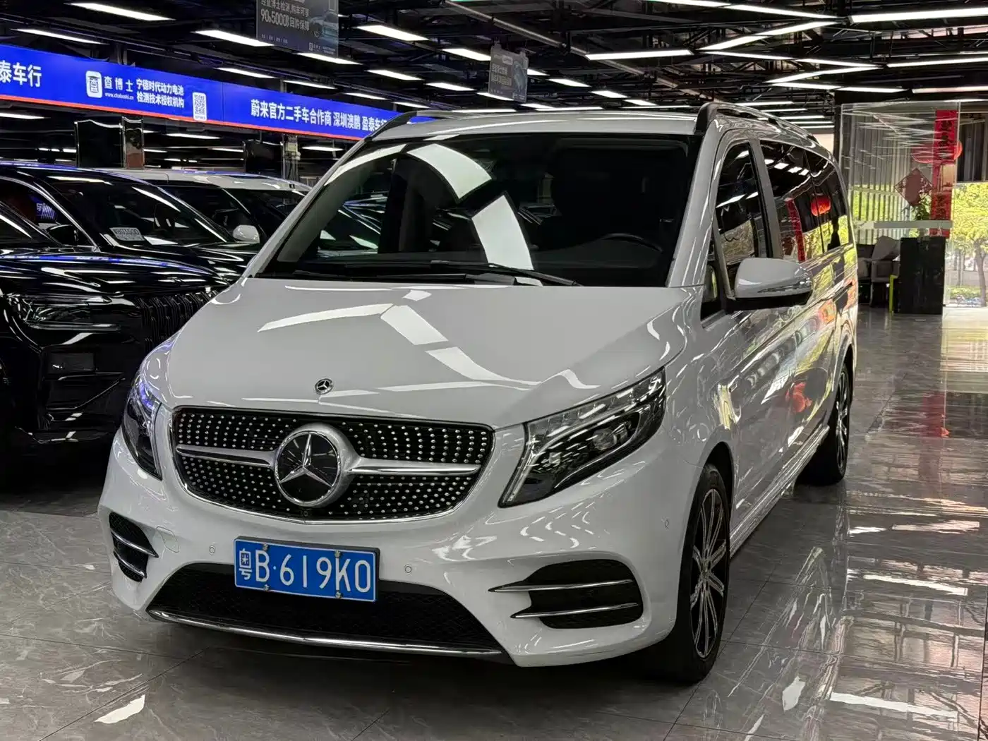 Фото 1 - Mercedes-Benz V-Class