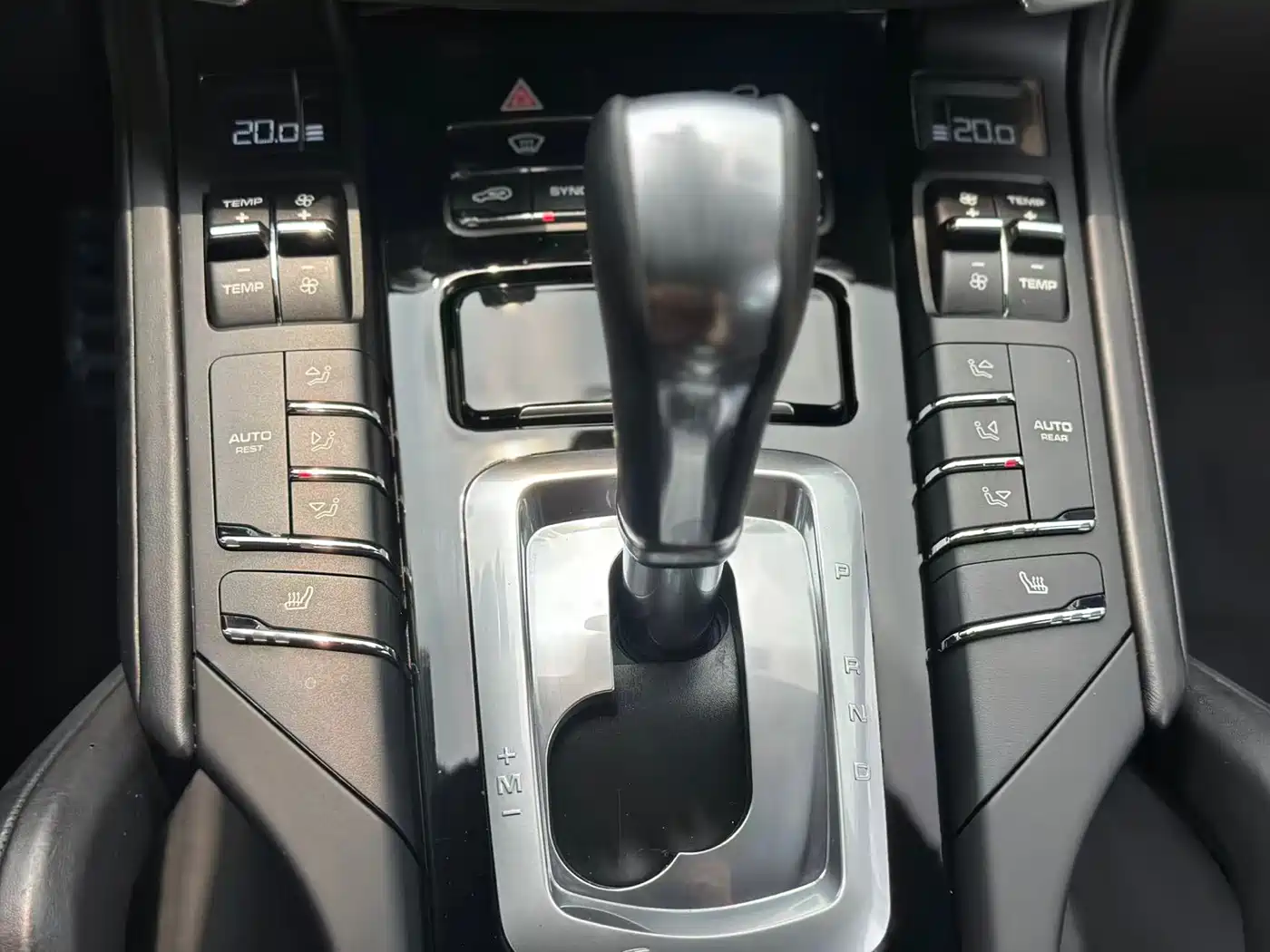 Porsche Cayenne 2015 Cayenne GTS 3.6T фото 17