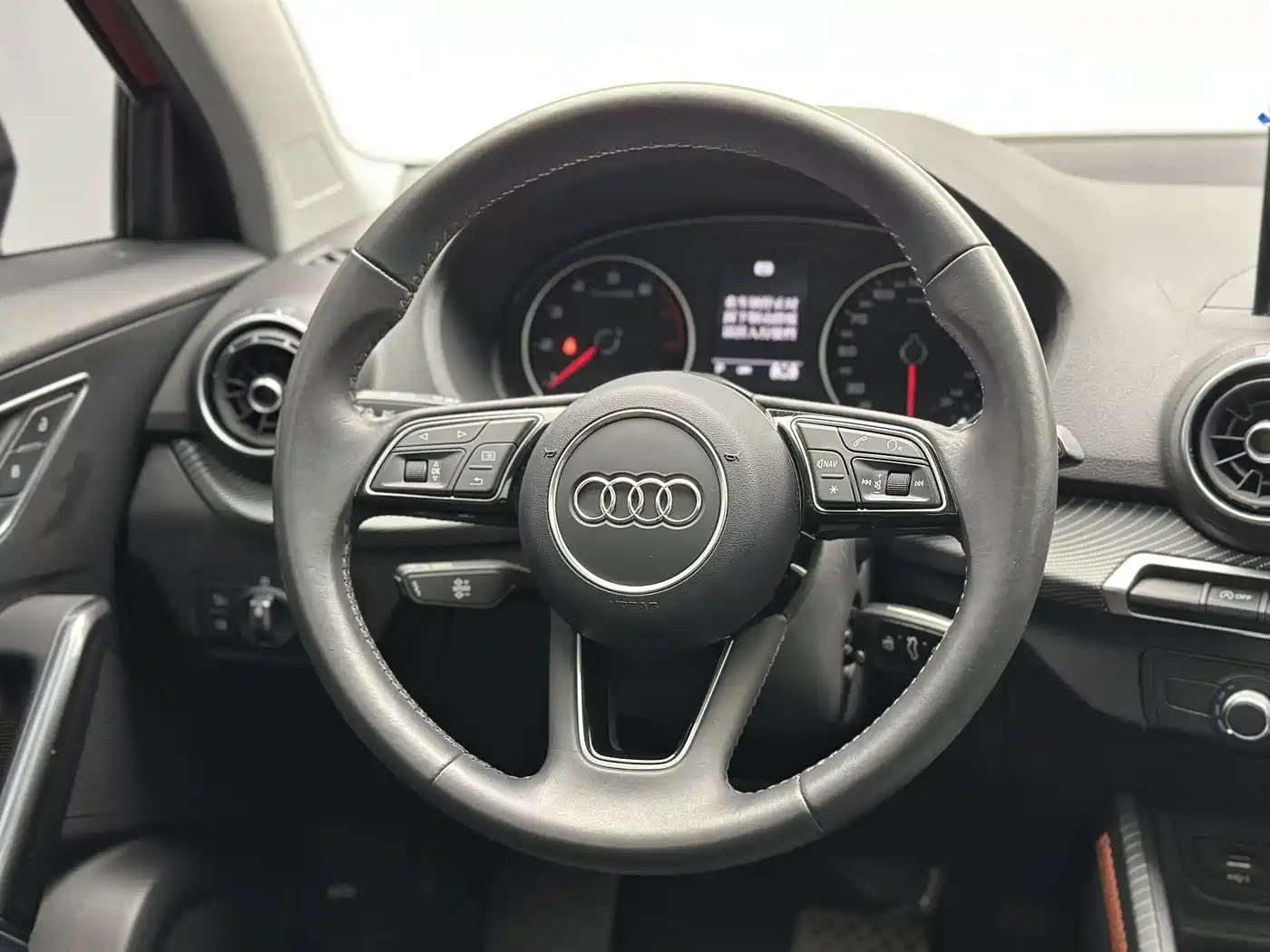 Audi Q2L 2018 35 TFSI Launch Exclusive Edition China VI фото 11