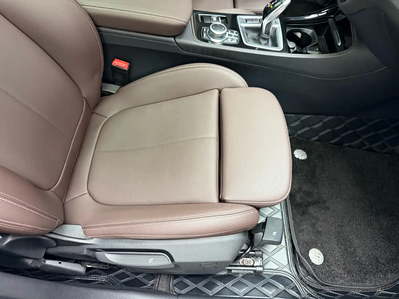 BMW 1 Series 2021 Facelift 120i M Sport Shadow Edition фото 30