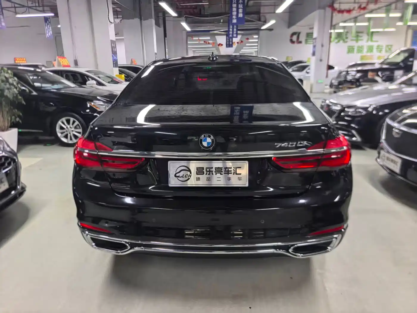 BMW 7 Series 2016 740Li Leading Edition фото 9