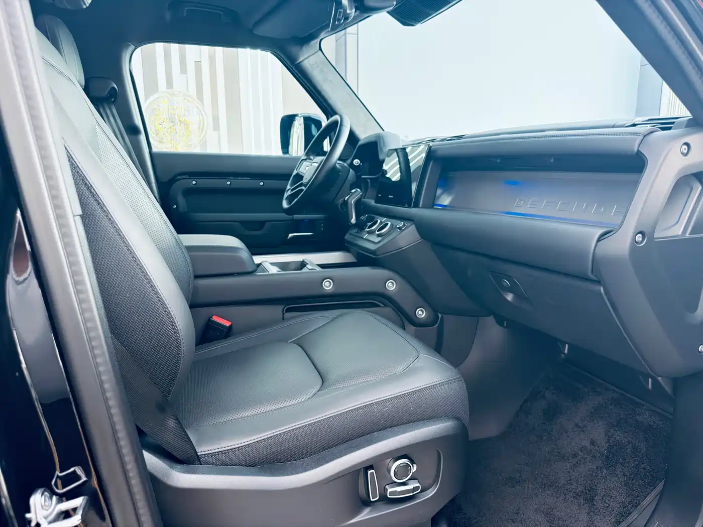 Land Rover Defender 2026 2025 130 3.0T P400 7-Seater Luxury Edition