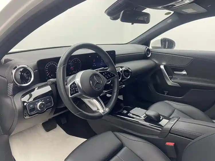 Mercedes-Benz A-Class 2023 A 200 L Dynamic фото 6