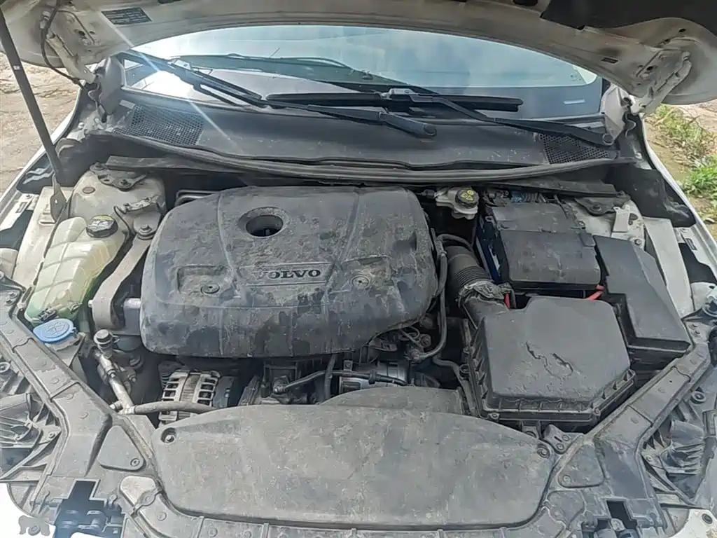 Фото 20 - Volvo V40