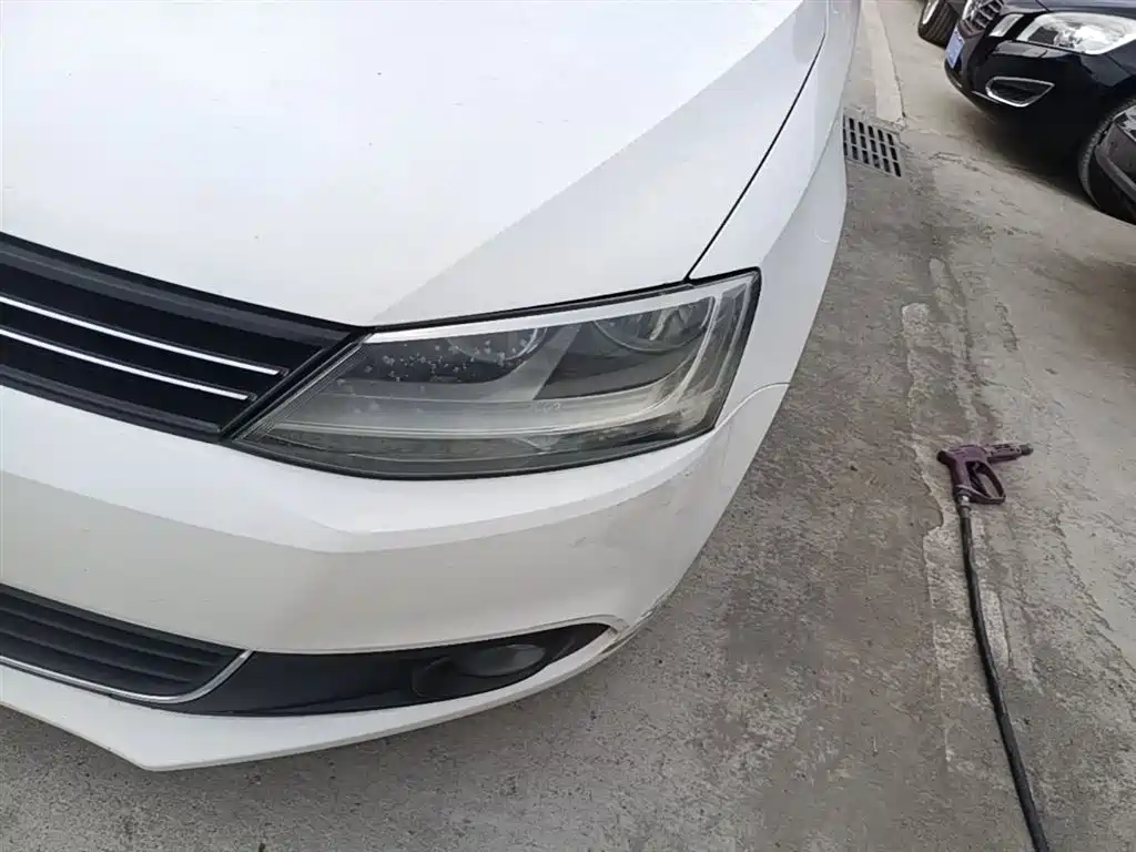 Volkswagen Sagitar 2014 Facelift 1.6L Automatic Leading Version фото 24