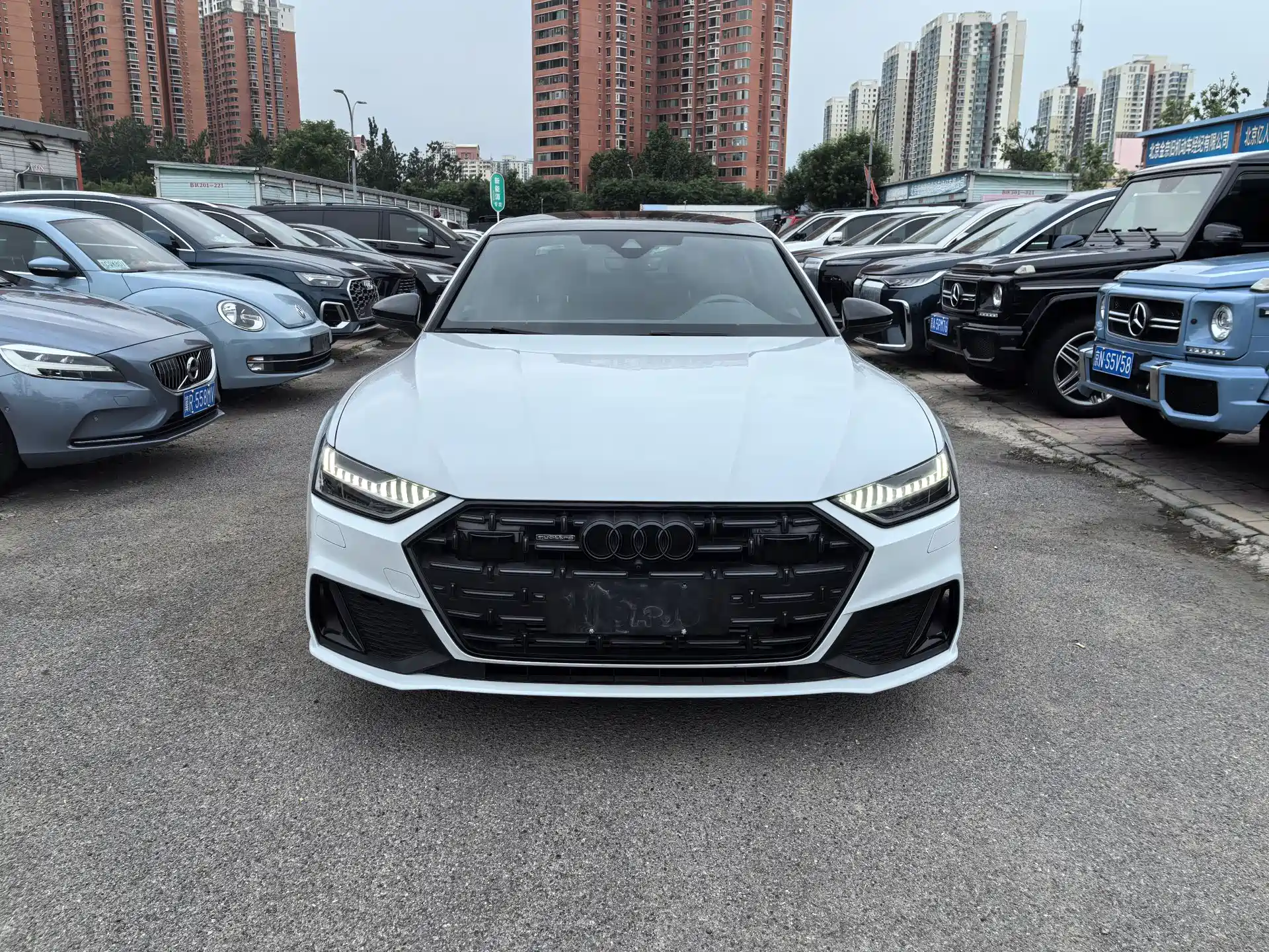 Фото 2 - Audi A7L