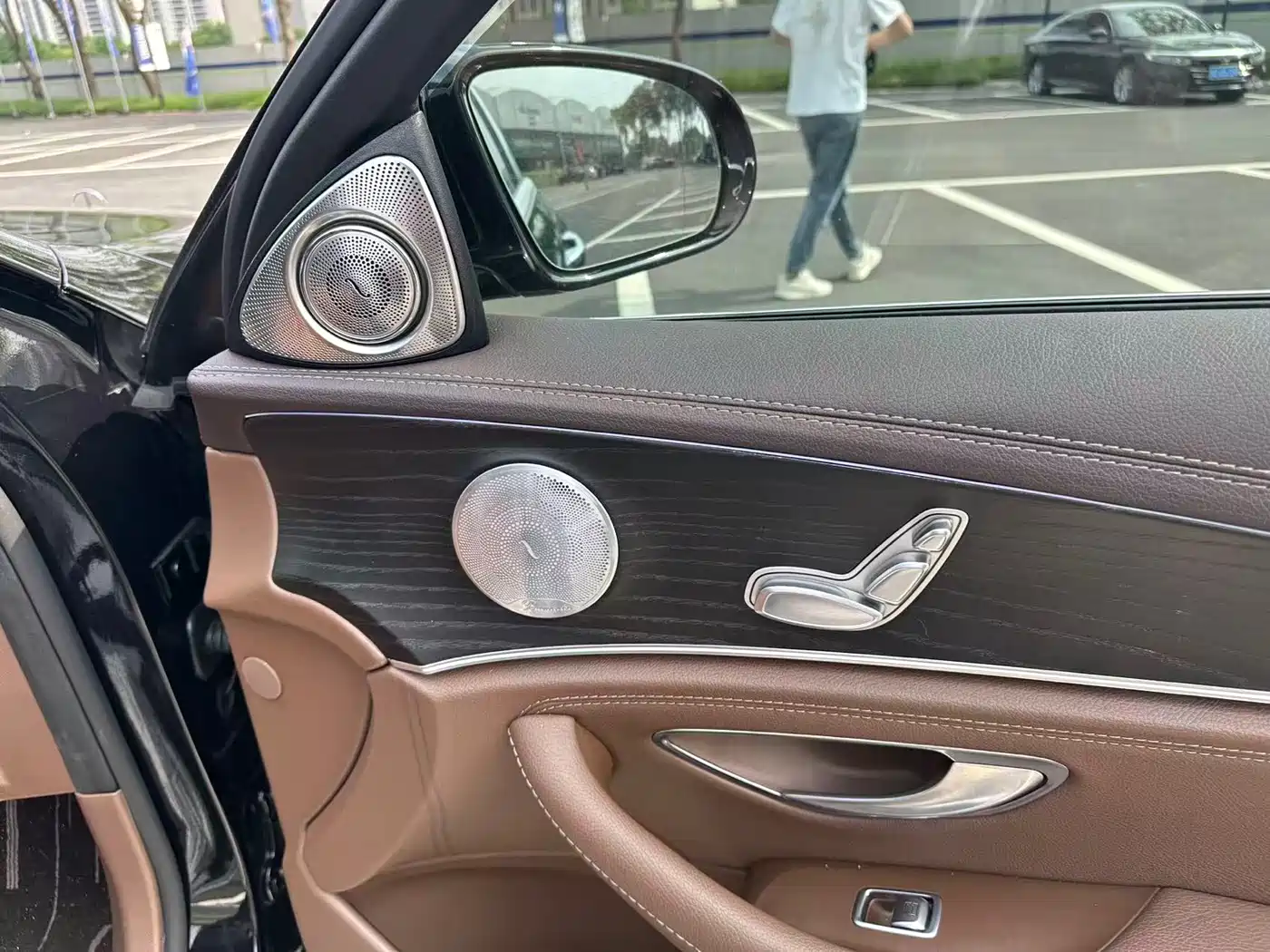 Mercedes-Benz E-Class 2022 Model Facelift II E 260 L фото 7