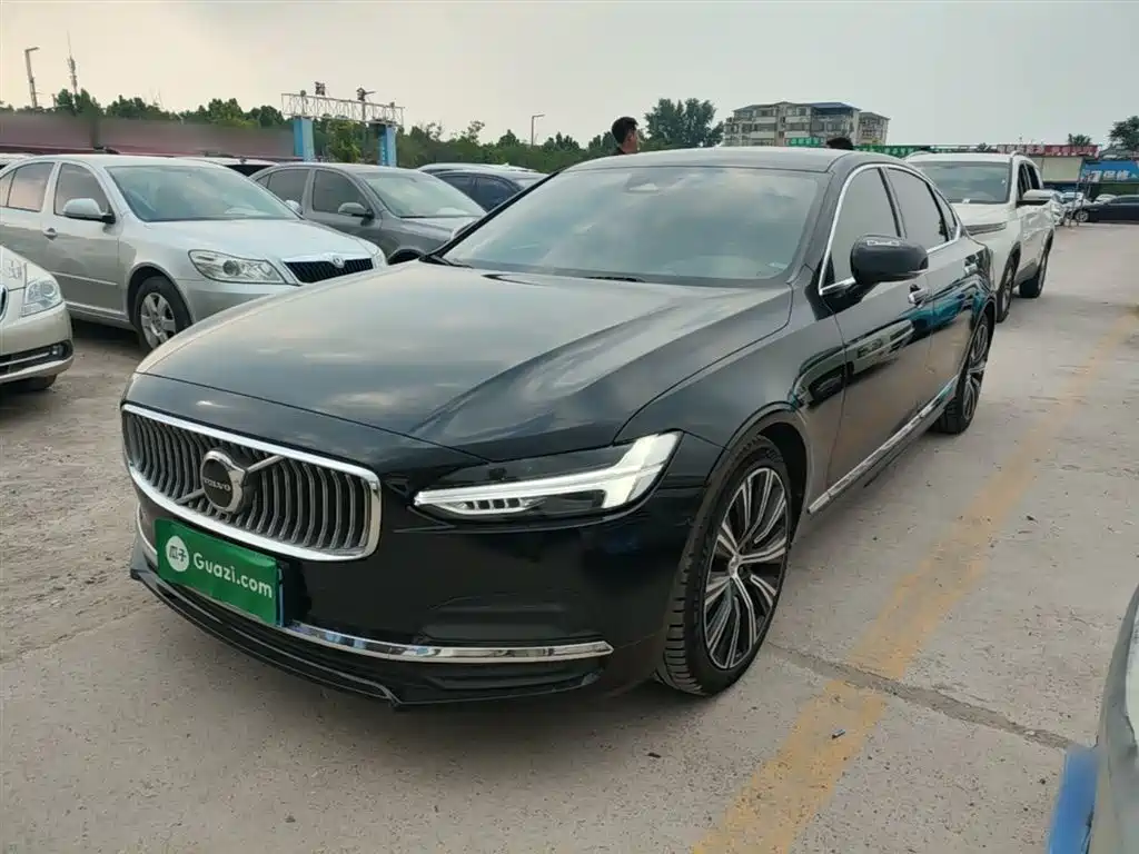 Volvo S90 2023 B5 Intelligent Vision Luxury Edition