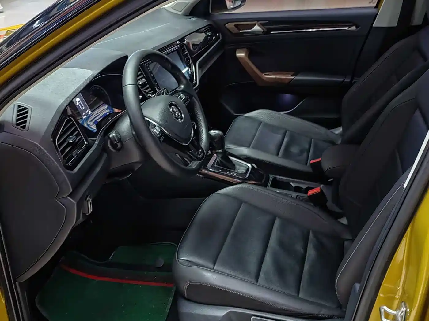Volkswagen T-ROC 2018 280TSI DSG 2WD Comfort (China V) фото 4