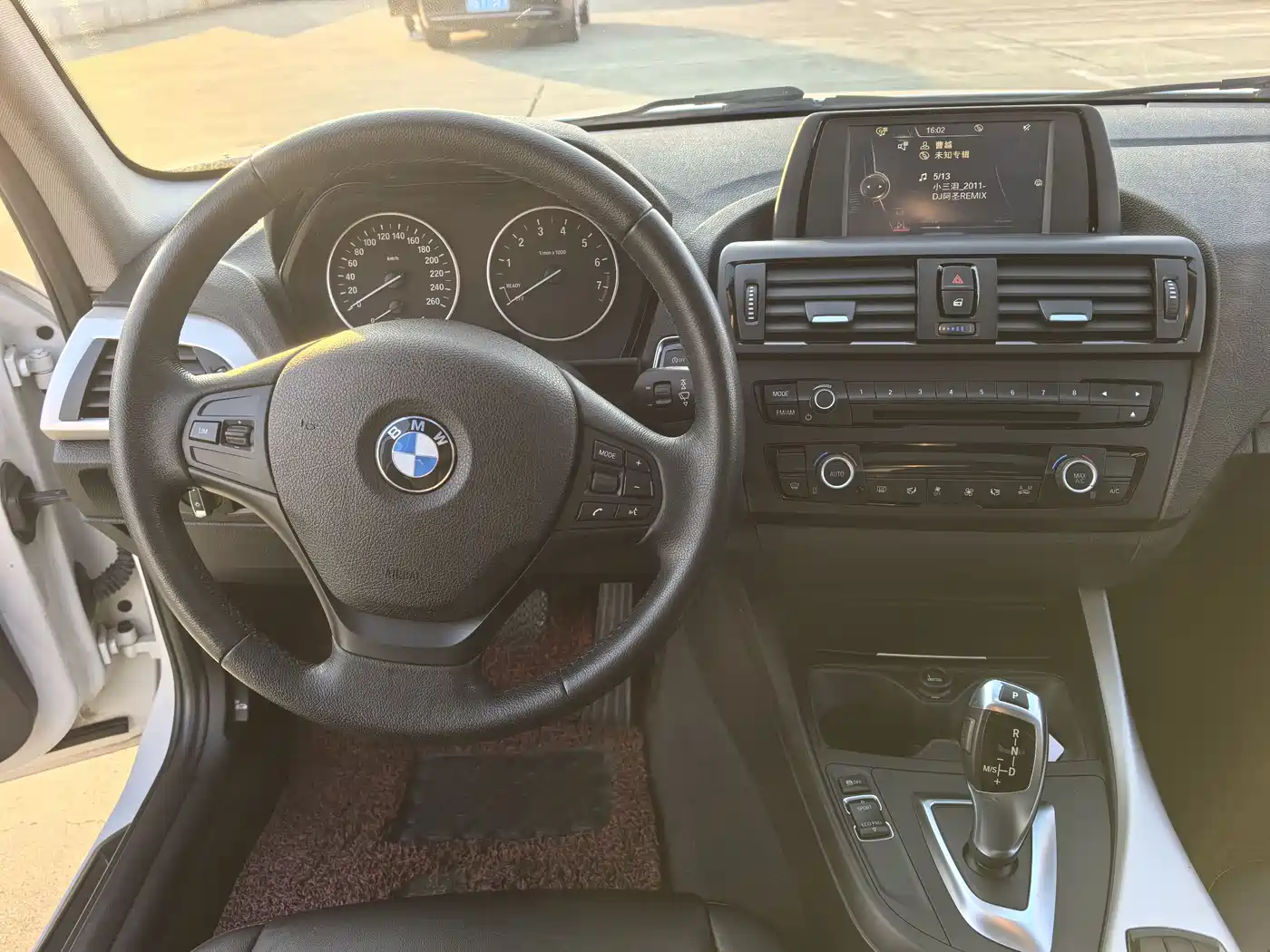 BMW 1 Series (Import) 2015 118i Leading фото 11