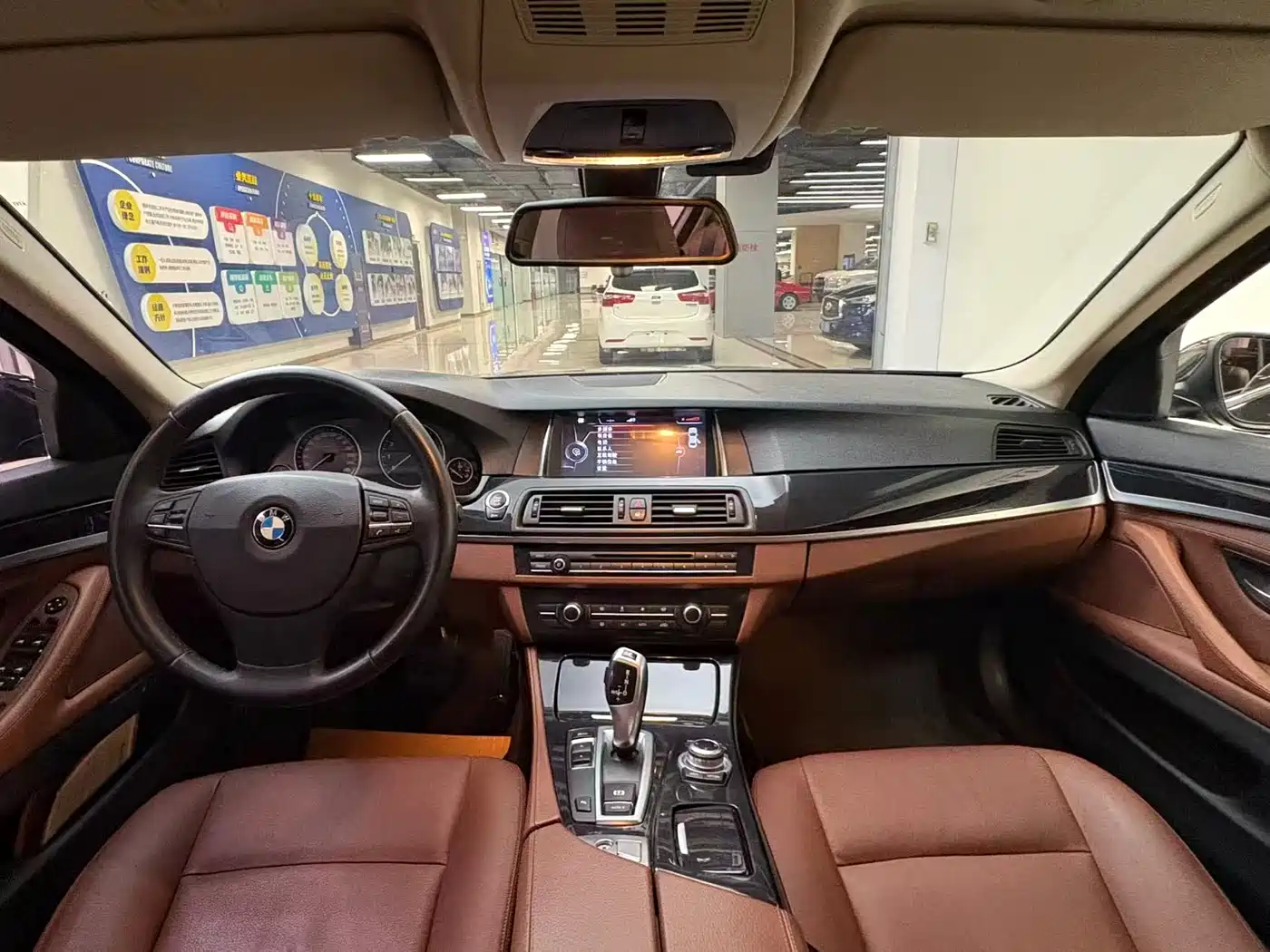 BMW 5 Series 2014 520Li Elegance фото 20