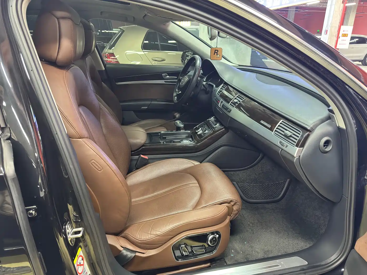 Audi A8 2013 A8L 45 TFSI quattro Luxury фото 14