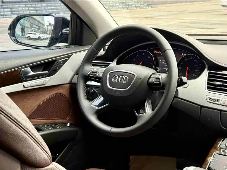 Audi A8 2013 A8L 45 TFSI quattro Comfort фото 16