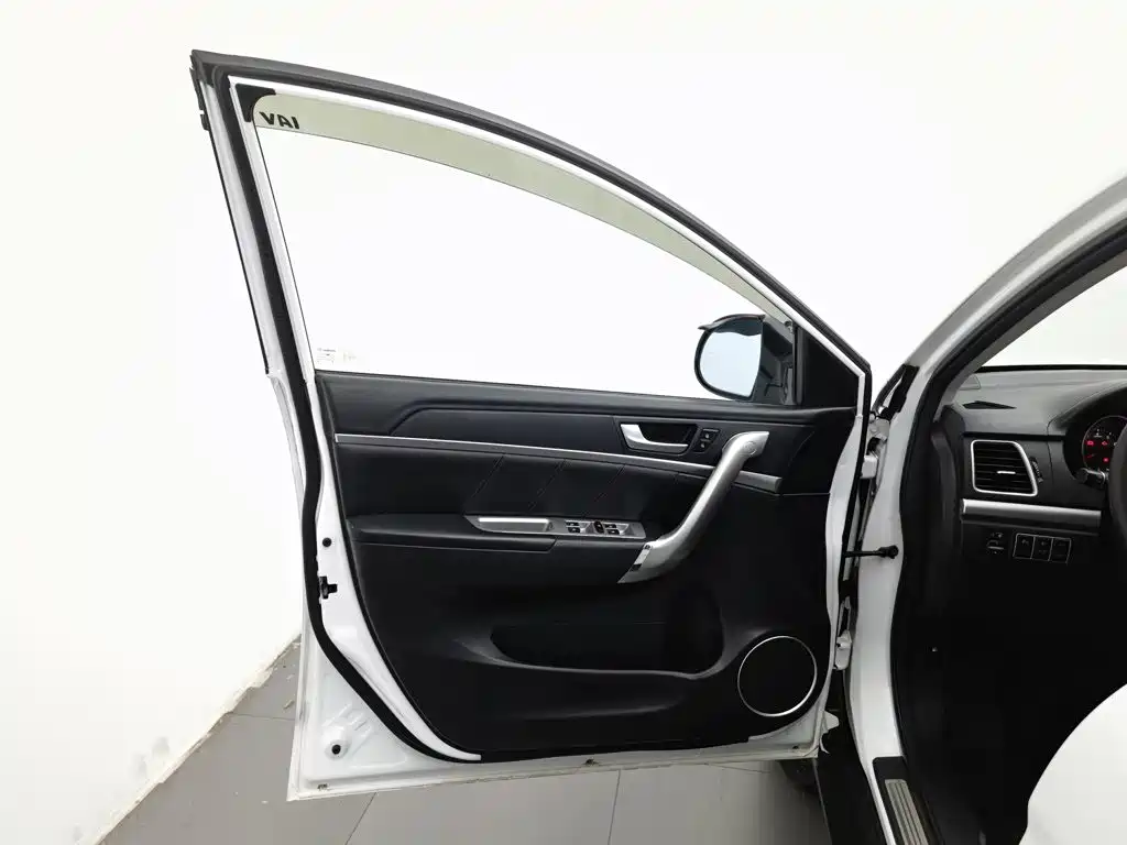 Фото 8 - Haval H6