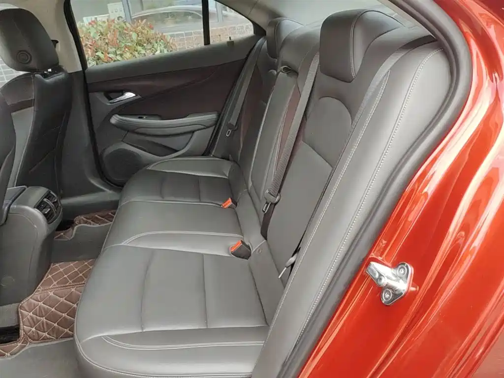 Chevrolet Malibu 2016 2.0L Automatic Luxury фото 17