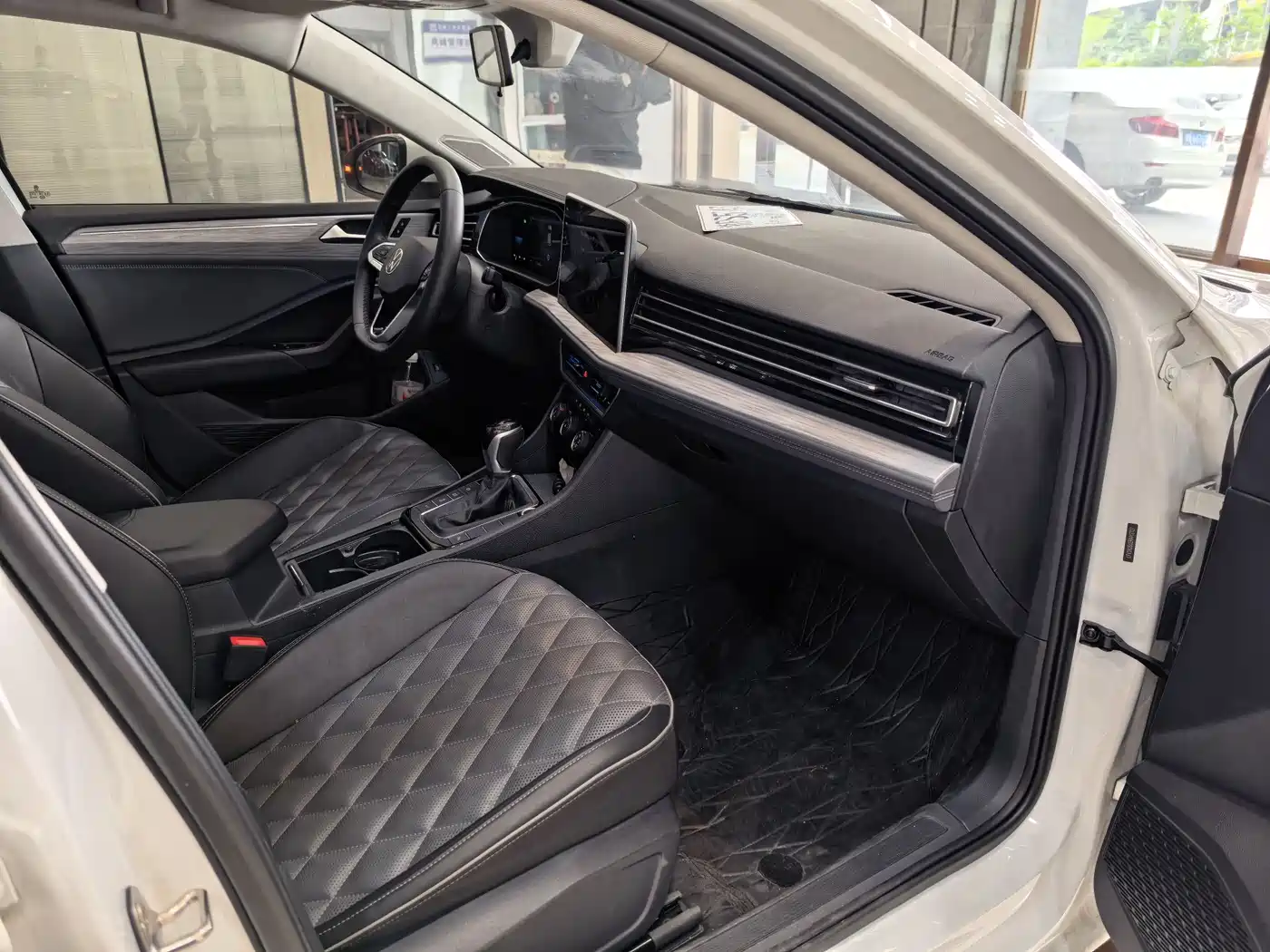 Volkswagen Sagitar 2024 300TSI DSG Surpass Edition фото 6