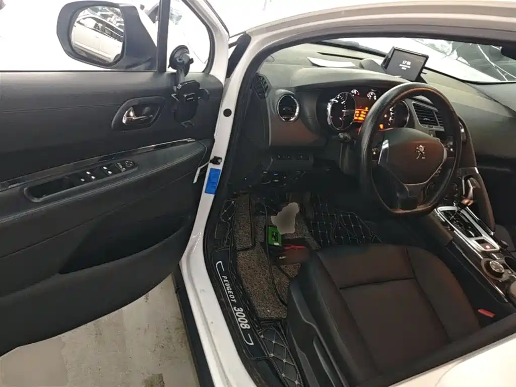 Peugeot 3008 2015 1.6THP Automatic Classic Edition фото 16
