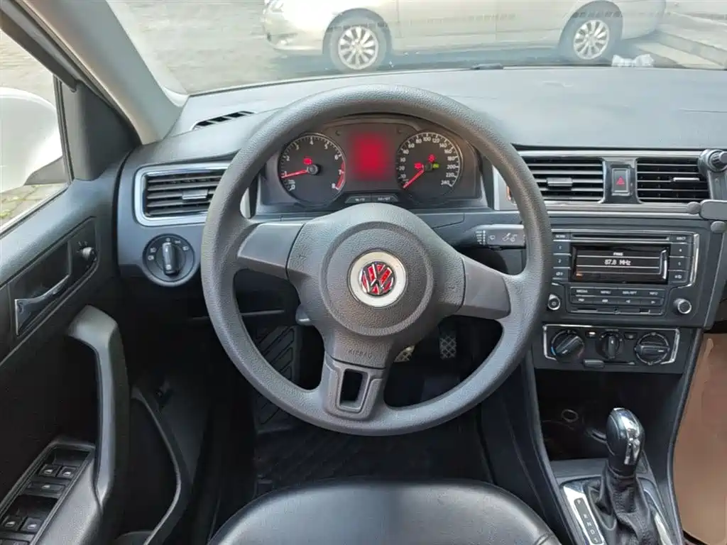 Volkswagen Santana 2015 1.6L Automatic Comfort Edition фото 11