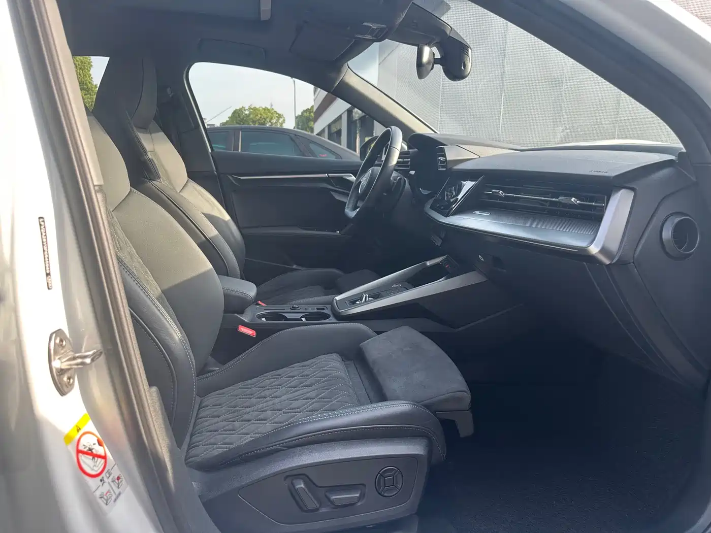 Audi A3 2023 Facelift A3L Limousine 35 TFSI Luxury Sport фото 7