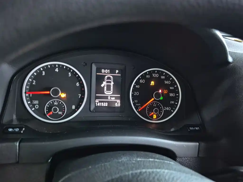 Volkswagen Tiguan 2015 1.8TSI Automatic 2WD Trendline фото 12