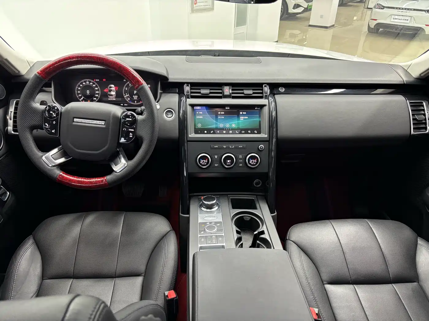 Land Rover Discovery 2020 2.0T SE фото 11