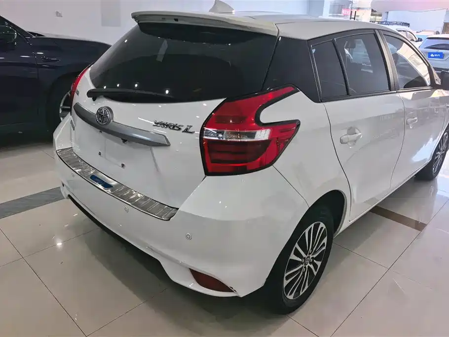 Toyota YARiS L Zhi Xiang 2022 1.5L CVT Leading PLUS Edition фото 3