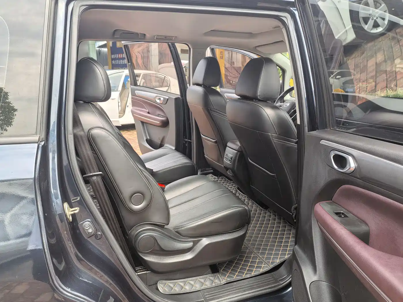 GAC Trumpchi Trumpchi M6 2021 270T DCT Luxury Edition (7-Seater) фото 11
