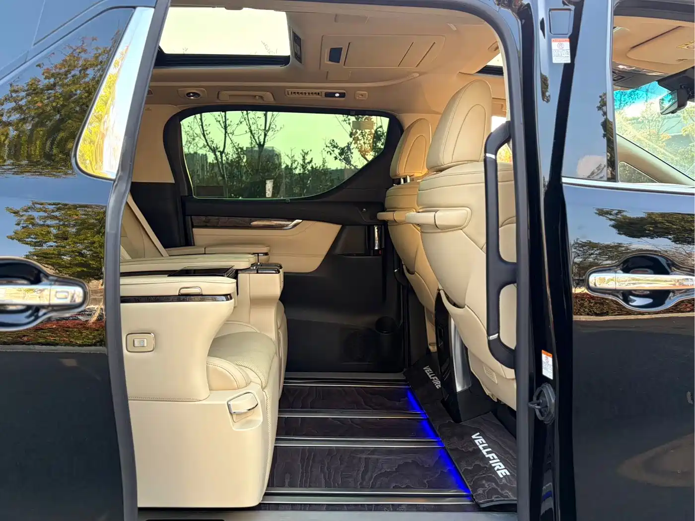 Toyota Vellfire 2021 Crown Hybrid 2.5L HV Supreme Edition фото 20