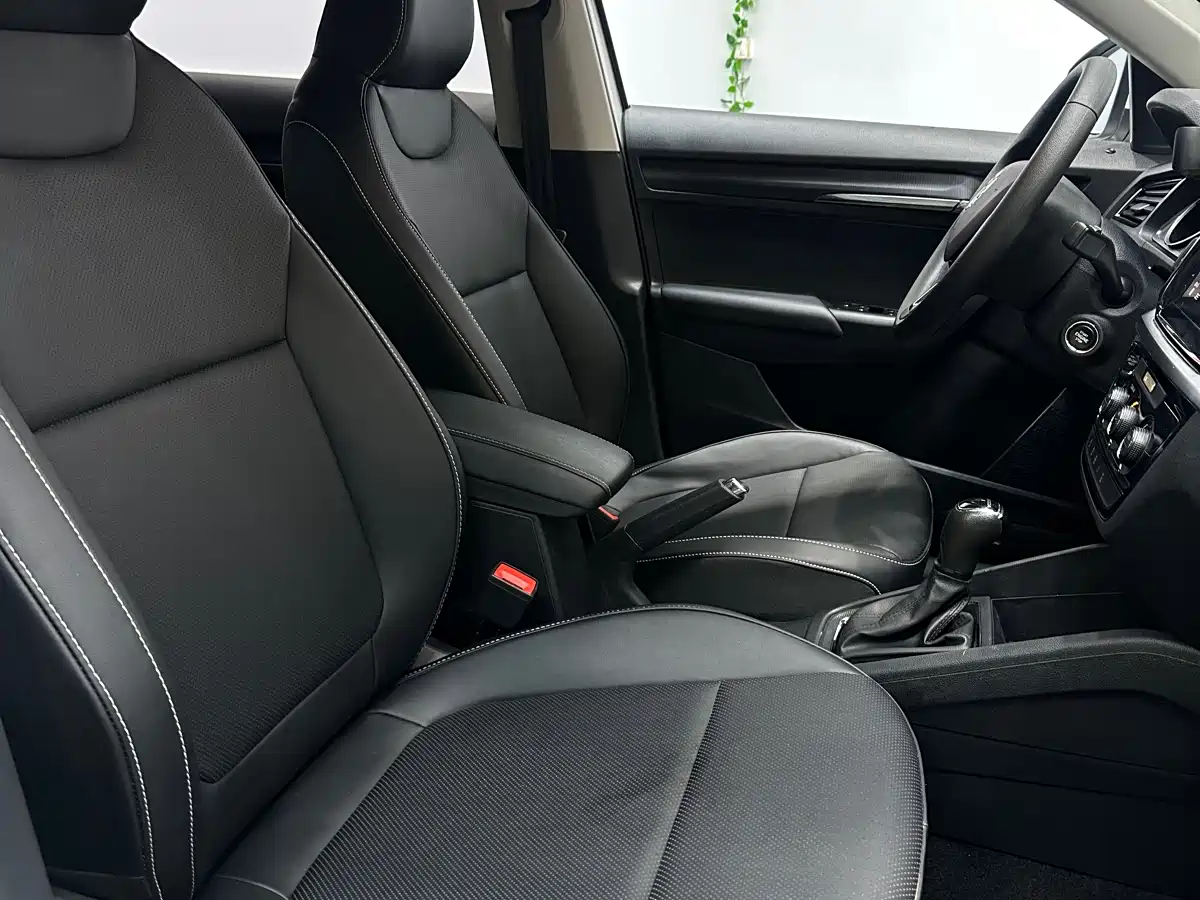 Škoda Kamiq 2022 1.5L Automatic Comfort Edition фото 10