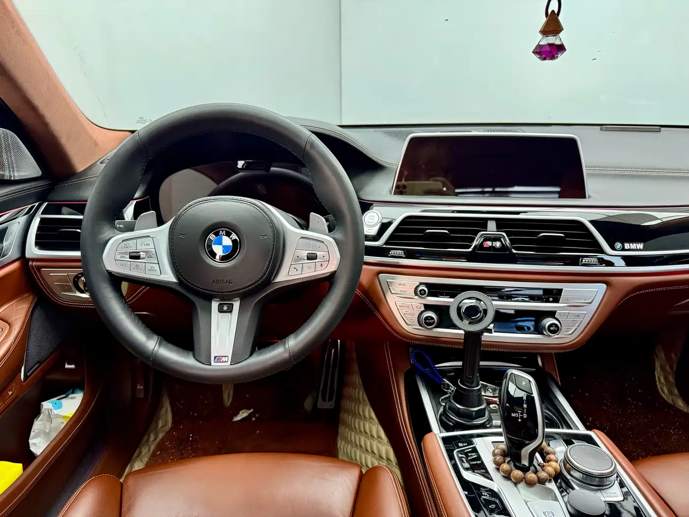 BMW 7 Series 2022 740Li xDrive Executive M Sport Package фото 16