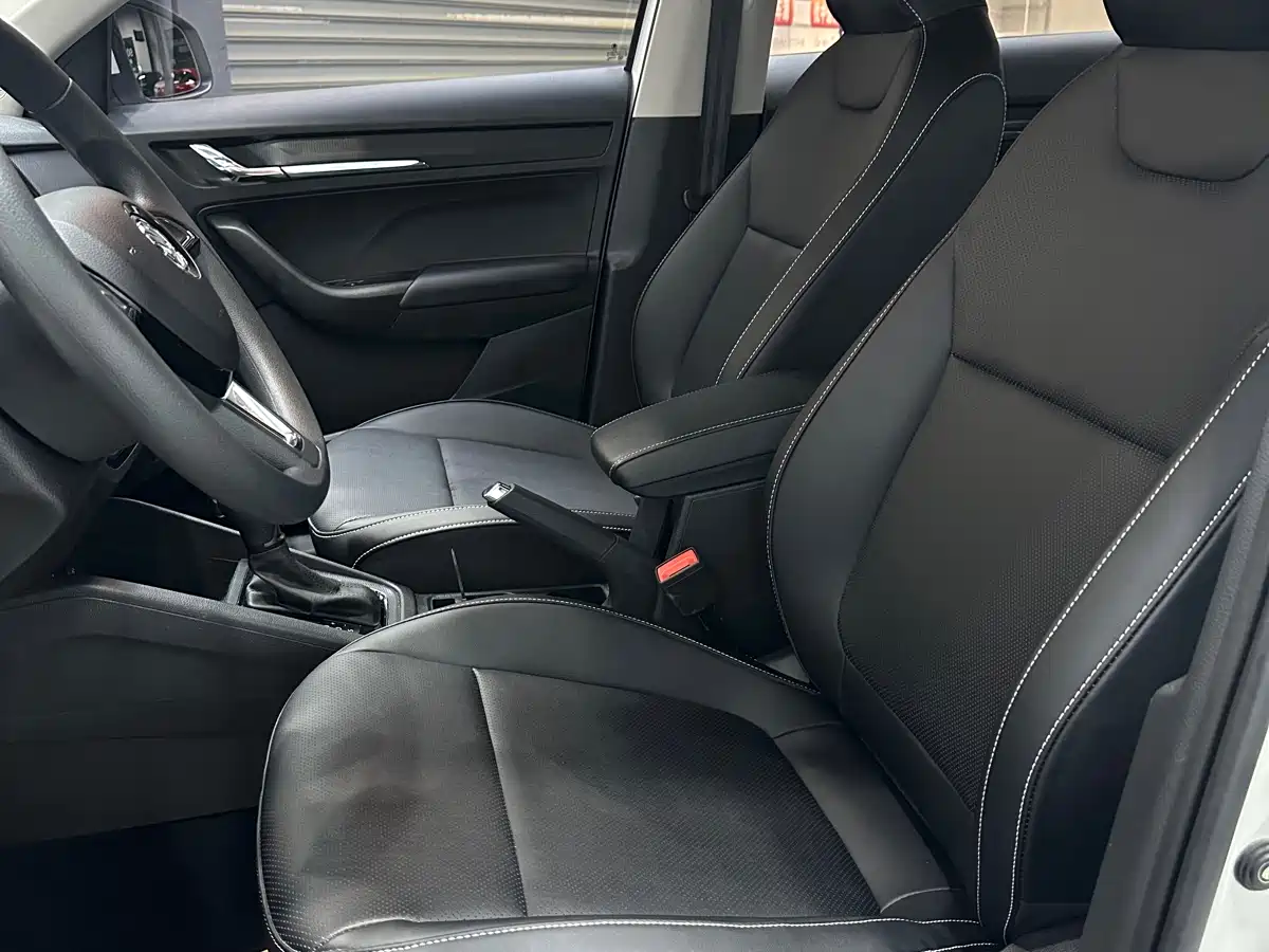 Škoda Kamiq 2022 1.5L Automatic Comfort Edition фото 8