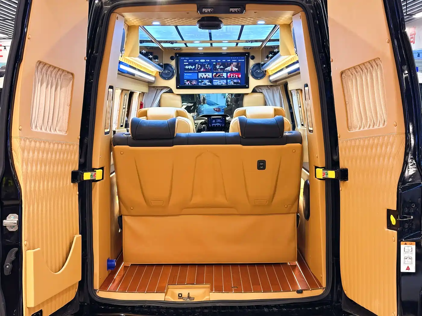 Ford Transit 2020 2.0T Gasoline Multi-purpose Commercial Vehicle Medium Wheelbase Low Roof Dual Swing Doors China V фото 7