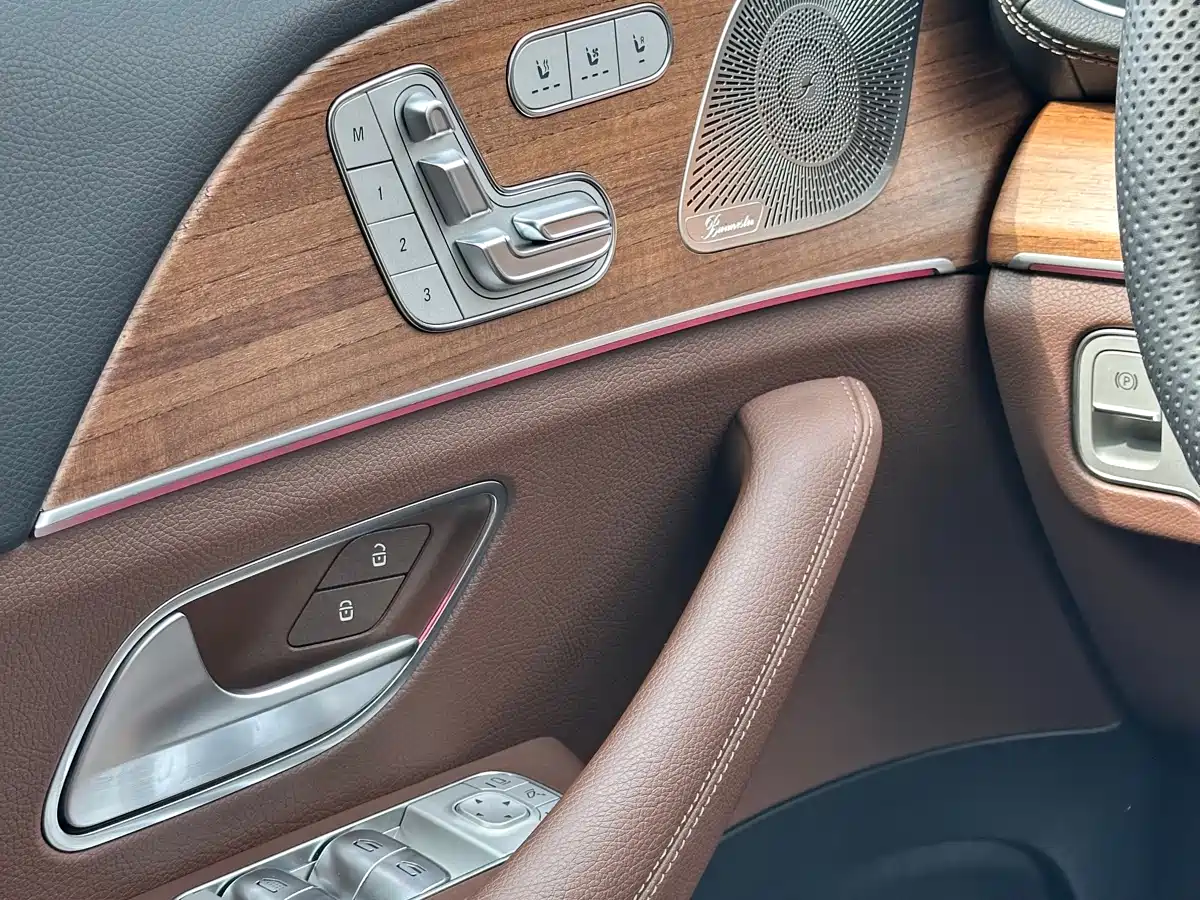 Mercedes-Benz GLS 2024 Model GLS 450 4MATIC Luxury фото 26
