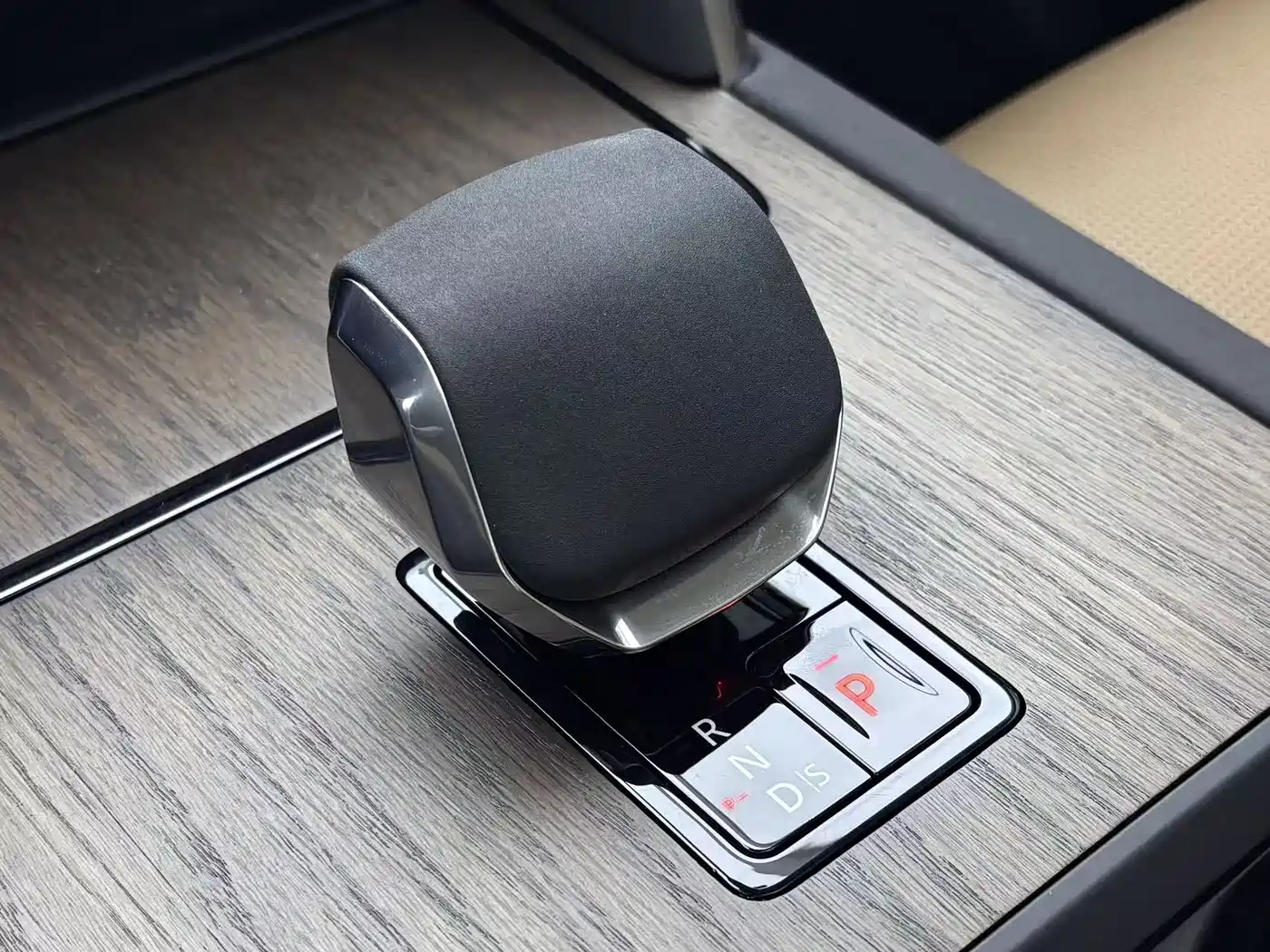 Land Rover Discovery Sport 2024 Performance Technology Edition фото 12