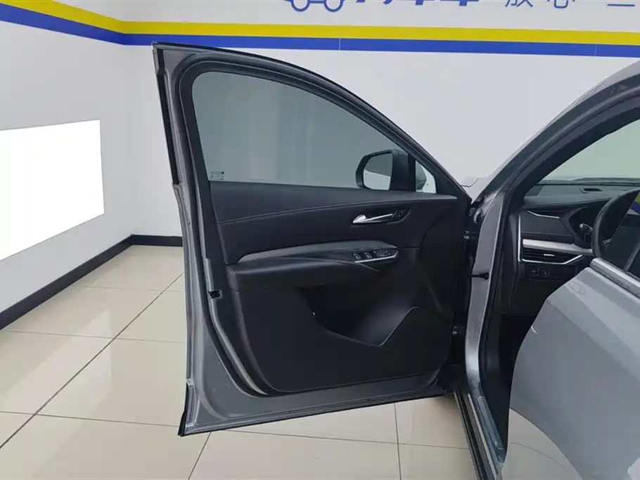 Cadillac XT4 2022 28T FWD Luxury фото 7