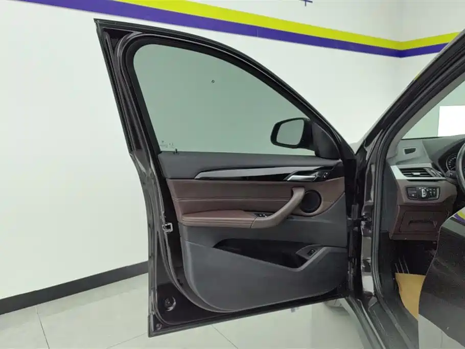 BMW X1 2020 sDrive20Li Fashion Model фото 7