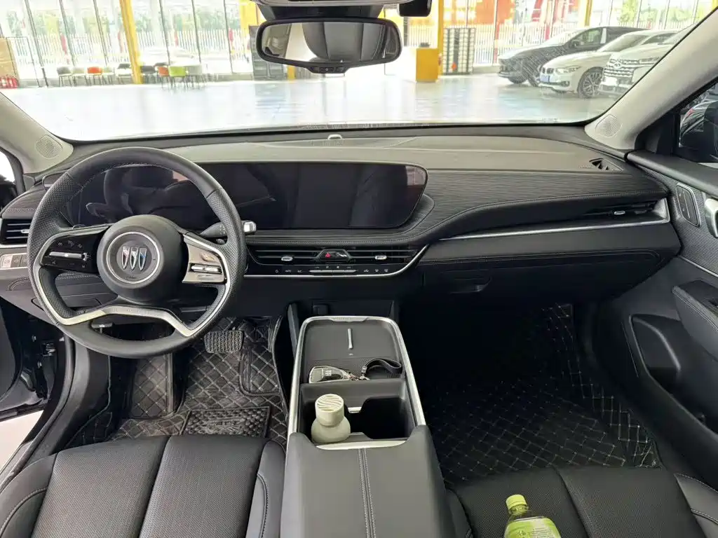 Buick LaCrosse 2025 2025 Model 28T Platinum Edition