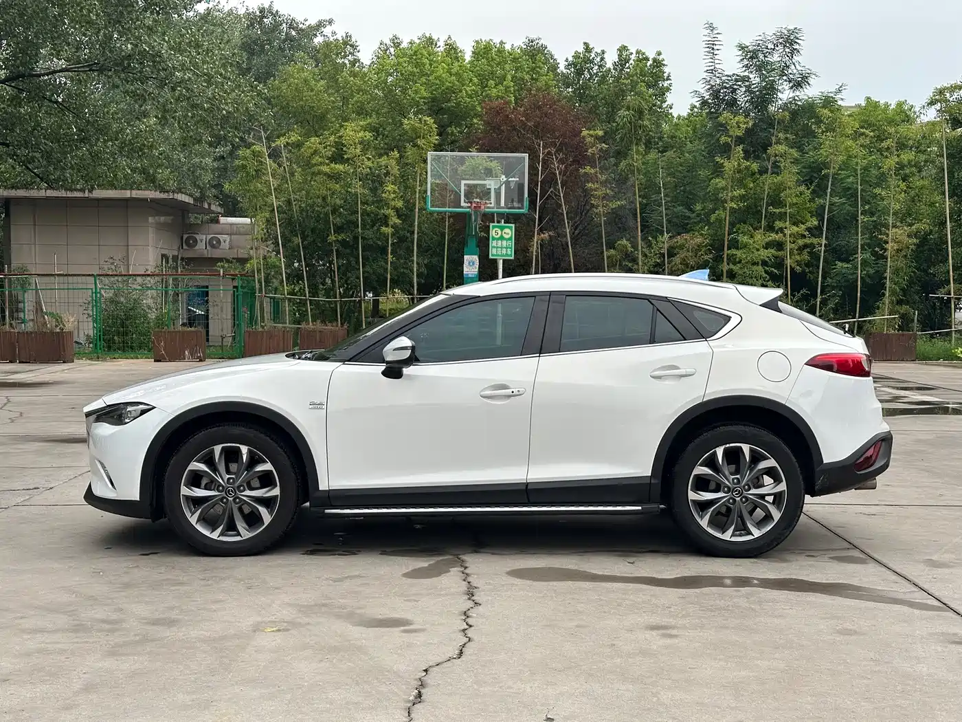 Photo 4 - Mazda CX-4